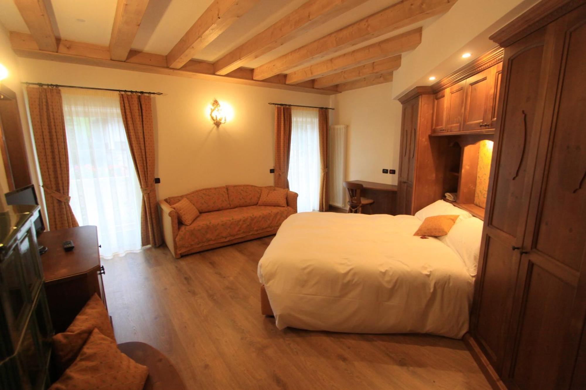 Triple Room with Balcony,1363486928:JPEG